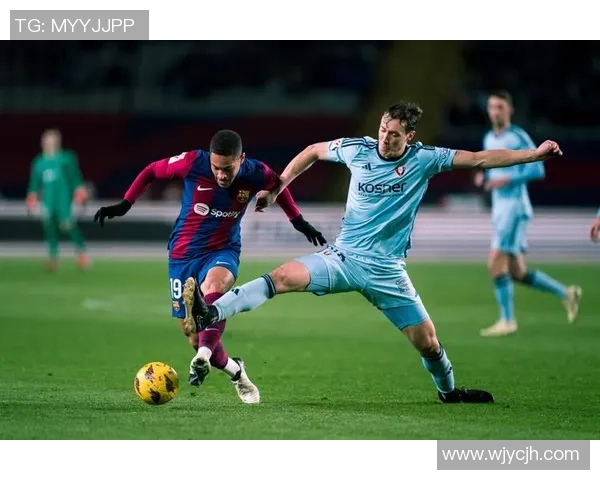 巴萨球星携手孩子亲临足球队训练场展现父子情深与足球梦想